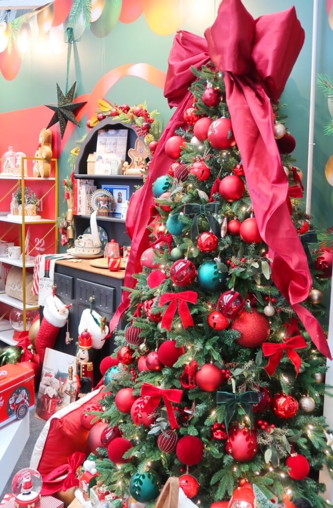 B&M-the-big-christmas-press-show