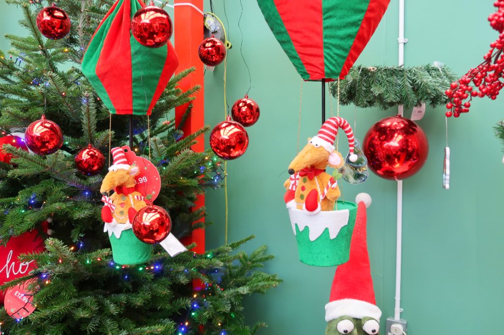 dobbies-hanging-christmas-decorations