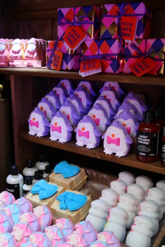 lush-christmas-bath-bombs