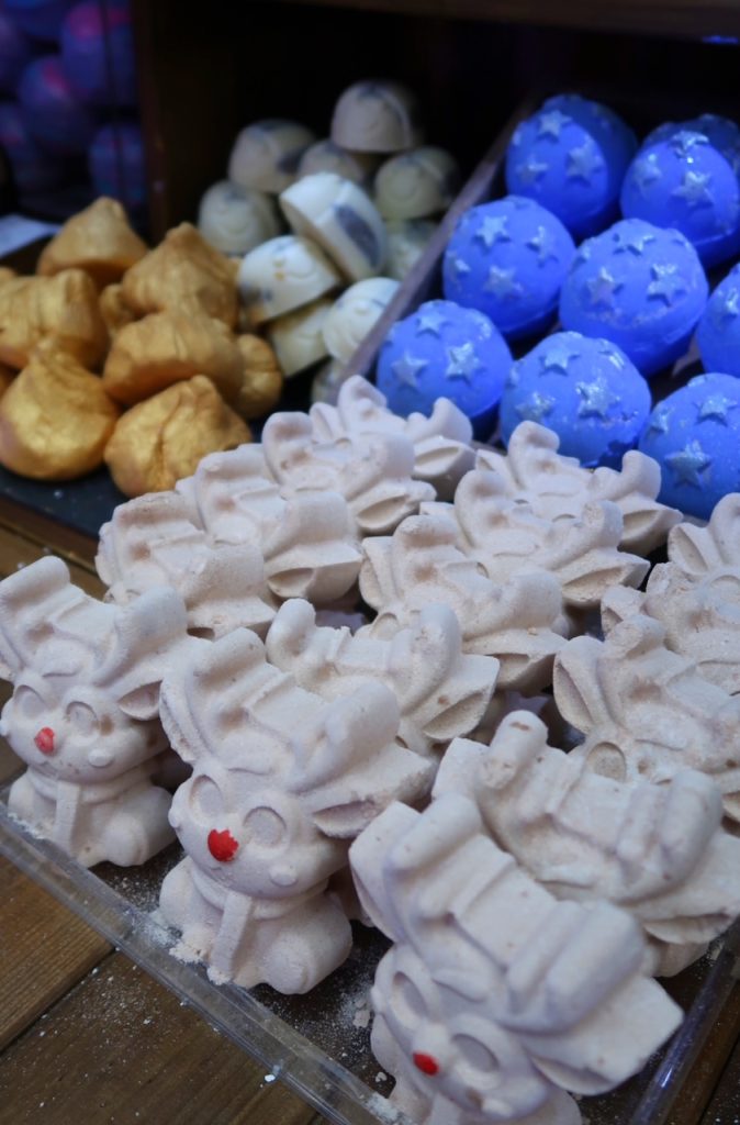 lush-reindeer-bath-bomb