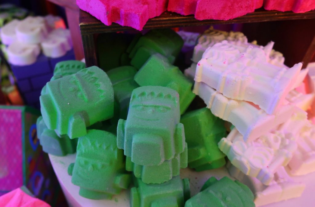 lush-frankenstein-monster-head-bath-bomb