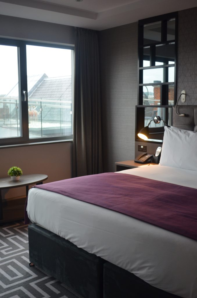 courthouse-hotel-suite-room