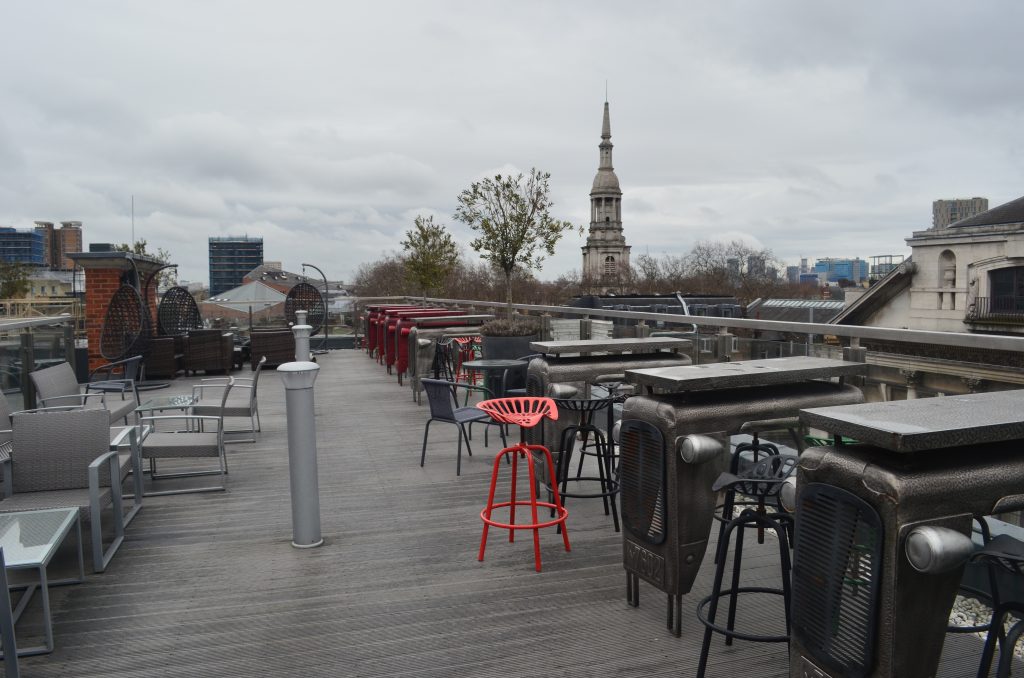 courthouse-hotel-london-roof-bar